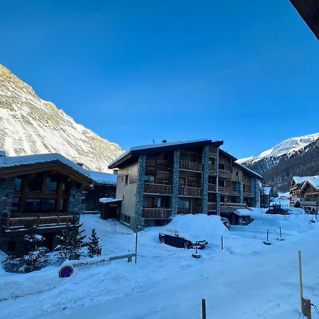 Chaleureux Proche Centre Et Pistes, - Fr-1-411-200 Apartment